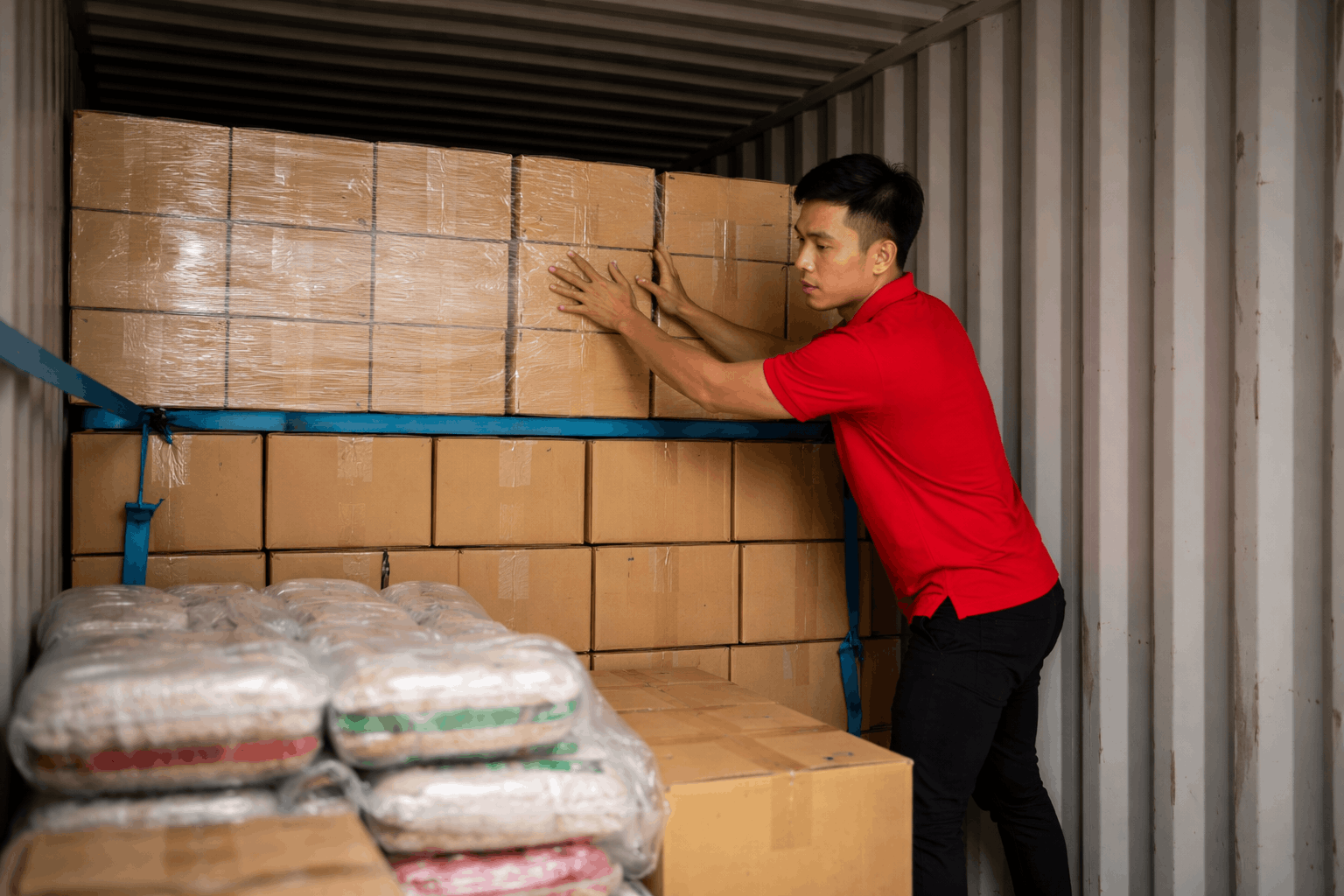 Sắp xếp hàng hóa trong container đúng kỹ thuật an toàn