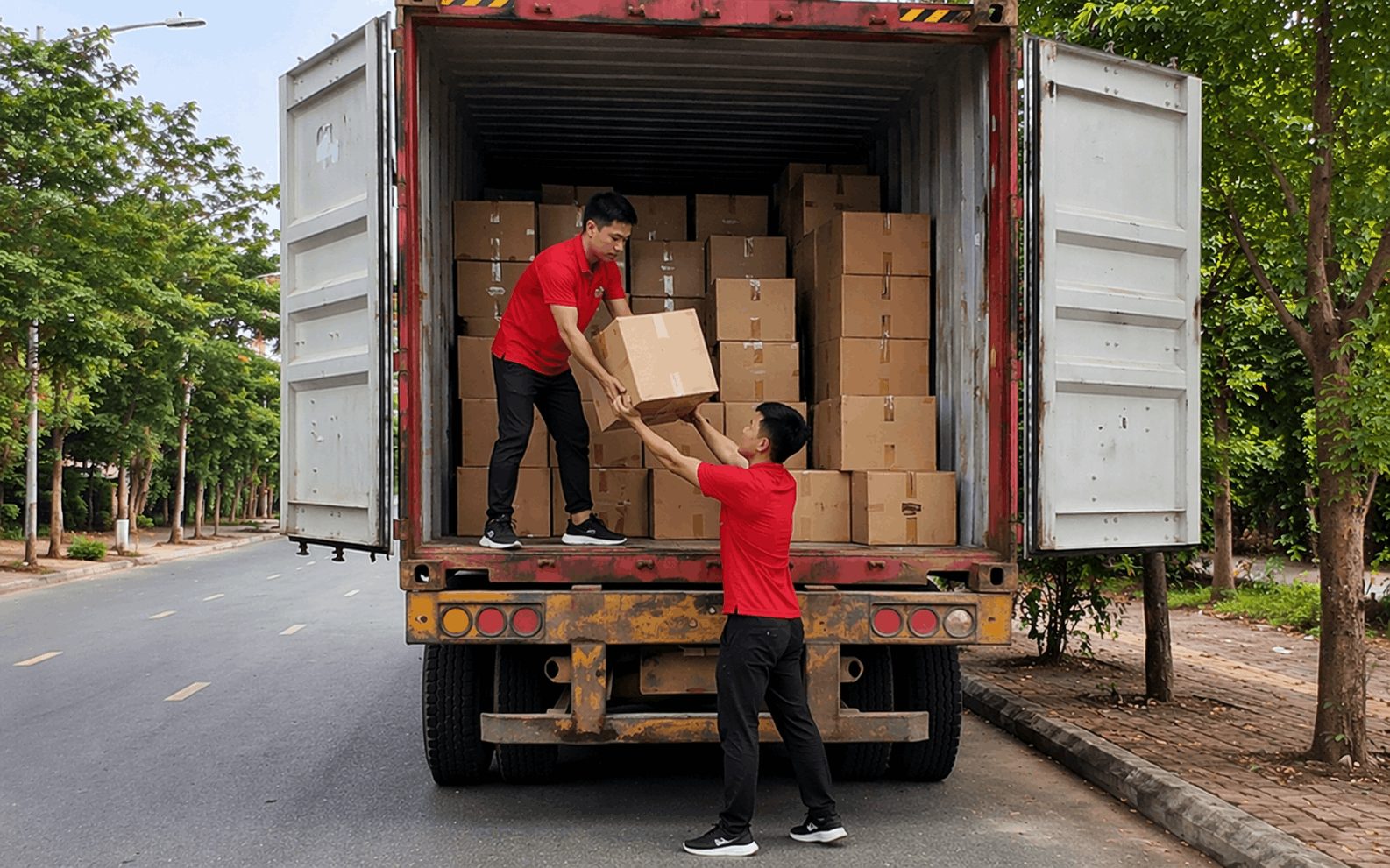 Bốc xếp Nam Định MCX Move dỡ hàng từ container an toàn nhanh gọn