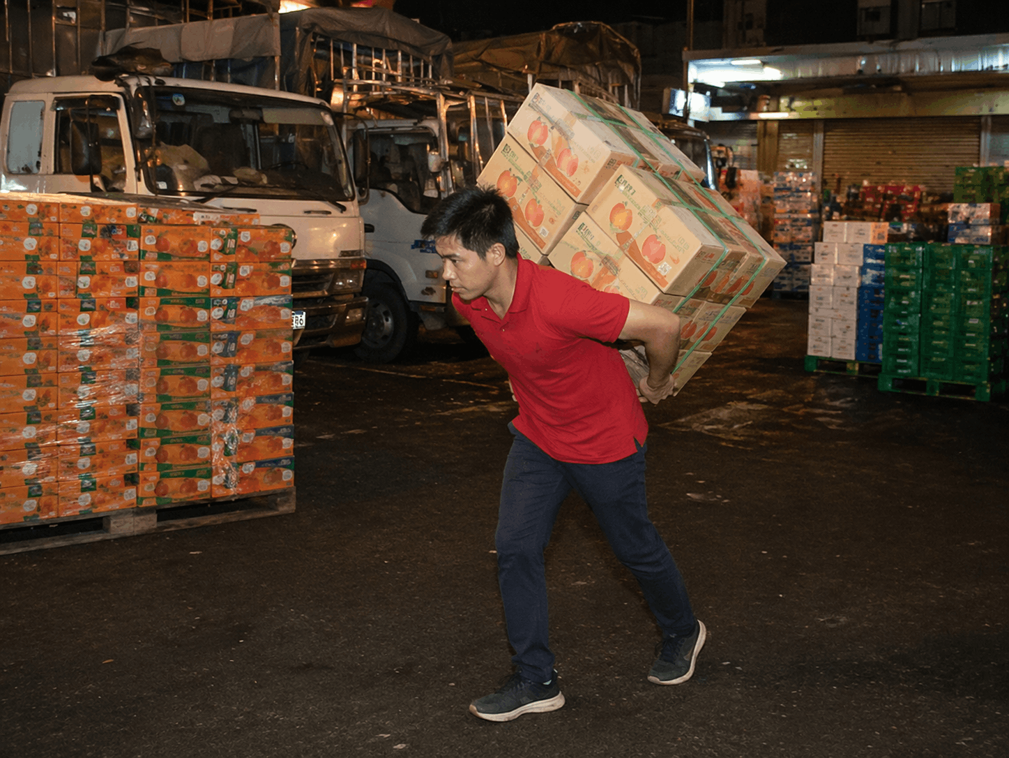 Bốc xếp Vĩnh Phúc nhân viên MCX Move vận chuyển hàng hóa ban đêm